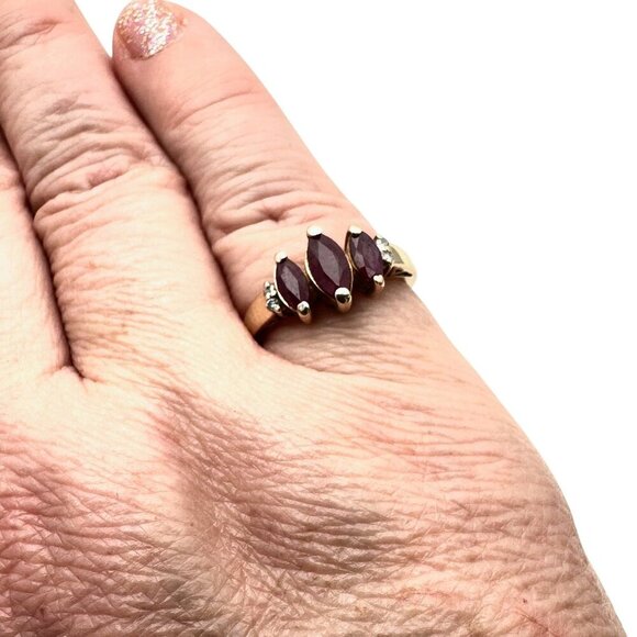 Estate Jewelry Womens Ring 10K Yellow Gold Ruby Diamond Ring Size 6 - Picture 2 of 7